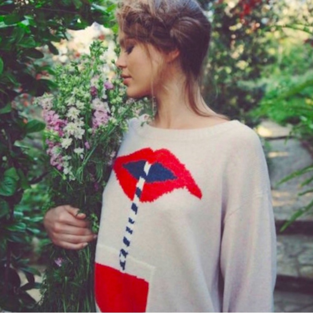 Wildfox lips sweater NWT